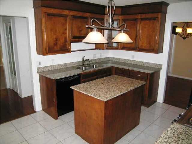 910 Travers Dr, Charleston, SC 29412