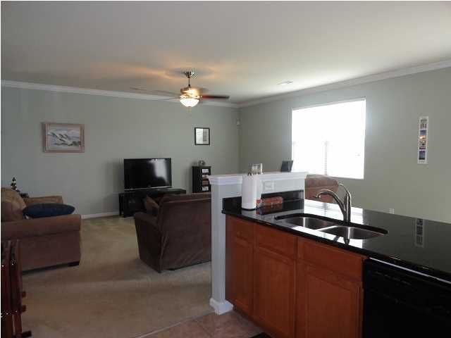 609 Abingdon Ln, Goose Creek, SC 29445