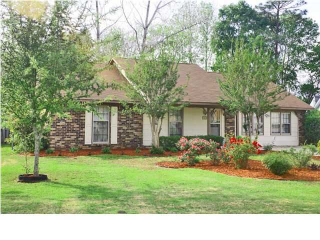 104 Buckskin Dr, Summerville, SC 29483
