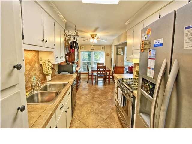 826 Targave Rd, Charleston, SC 29412