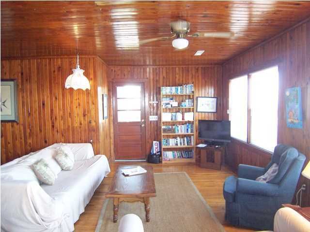 401 Palmetto Blvd, Edisto Beach, SC 29438