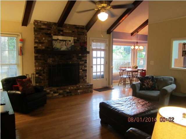12 S Hampton Dr, Charleston, SC 29407
