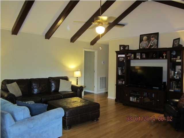 12 S Hampton Dr, Charleston, SC 29407