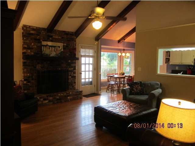 12 S Hampton Dr, Charleston, SC 29407