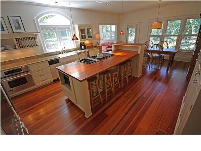 211 Bennett St, Mount Pleasant, SC 29464