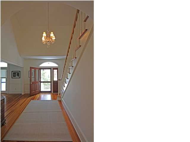211 Bennett St, Mount Pleasant, SC 29464