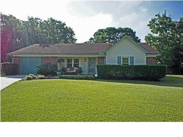 504 Cherokee Dr, Summerville, SC 29483