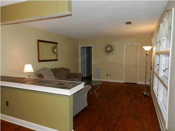 1107 Woodside Dr, Hanahan, SC 29410