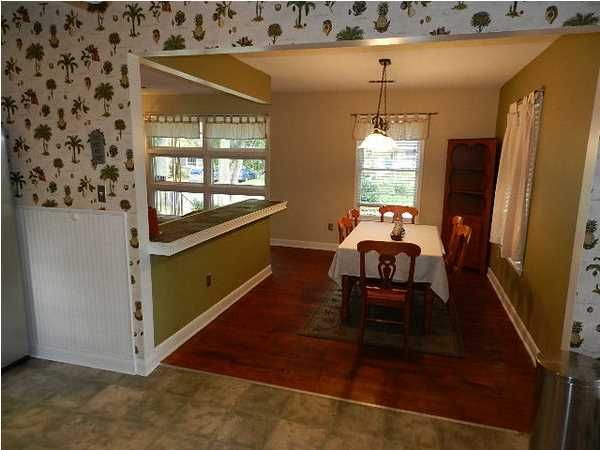 1107 Woodside Dr, Hanahan, SC 29410