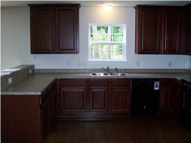 98 Sugar Plum Dr, Summerville, SC 29485