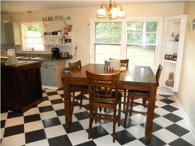 1208 Redeemer Dr, Hanahan, SC 29410