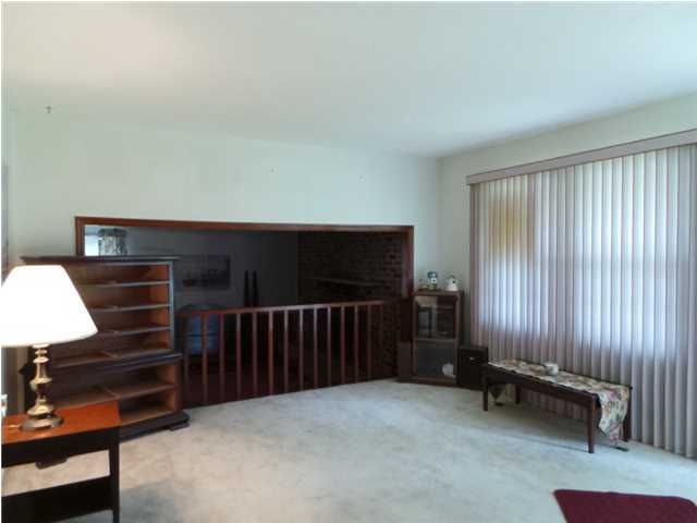 7074 N Kenwood Dr, North Charleston, SC 29406