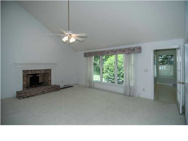 217 Fox Squirrel Ln, Summerville, SC 29483
