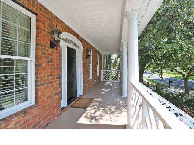689 Lake Frances Dr, Charleston, SC 29412