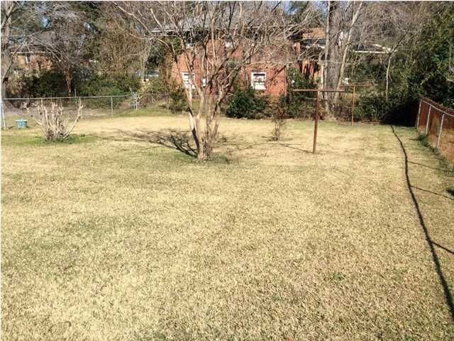 1121 Woodside Dr, Hanahan, SC 29410