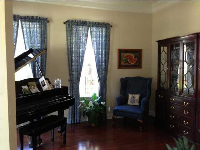 1745 Wellstead St, Mount Pleasant, SC 29466