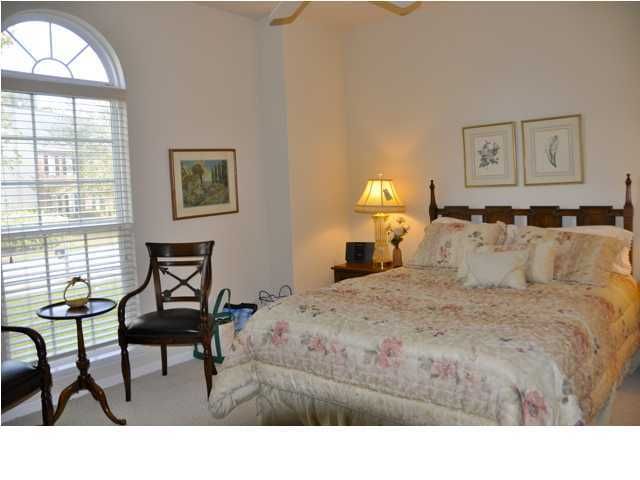 355 Cabrill Dr, Charleston, SC 29414