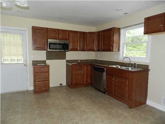 204 Birch Ave, Goose Creek, SC 29445