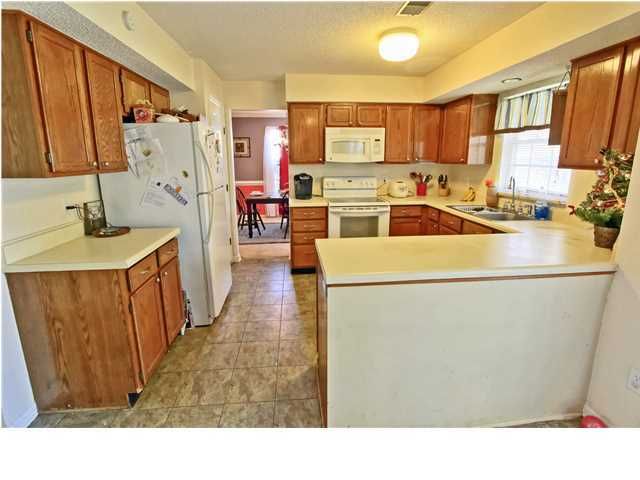 8471 Scotts Mill Dr, North Charleston, SC 29420