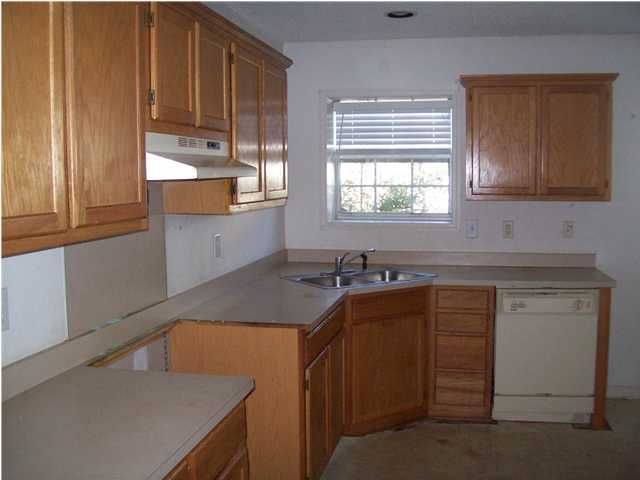 137 Park Ln, Summerville, SC 29483