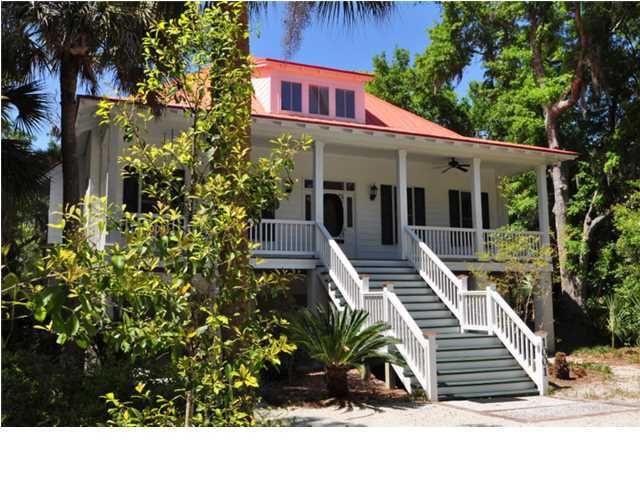 1001 Jungle Rd, Edisto Beach, SC 29438