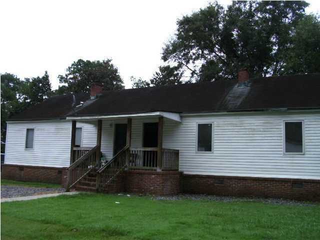 7625 E Oakridge Cir, North Charleston, SC 29420