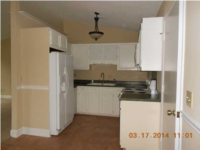 1023 T J Ln, Summerville, SC 29483