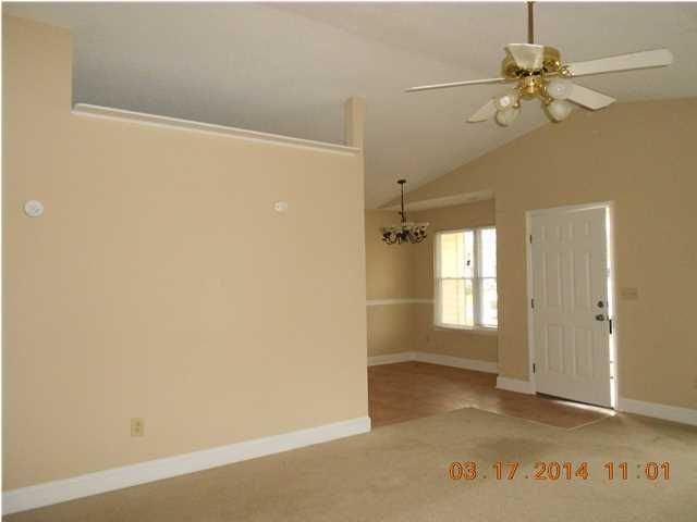 1023 T J Ln, Summerville, SC 29483