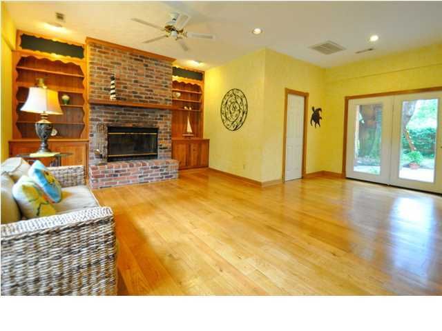 725 Larkwood Rd, Charleston, SC 29412
