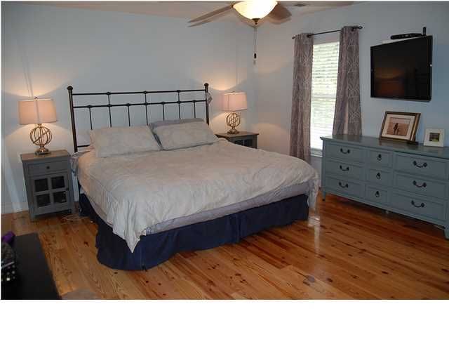 2044 Fort Bliss Ct, Mount Pleasant, SC 29466