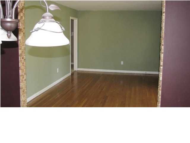 5915 Murray Dr, Hanahan, SC 29410