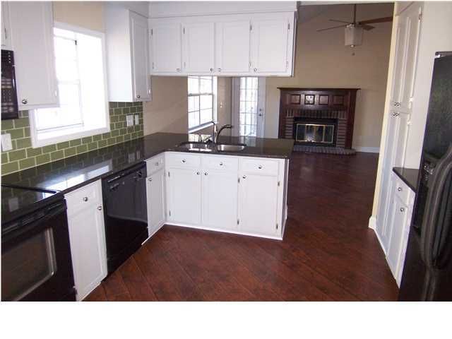 2098 Glendale Dr, Charleston, SC 29414