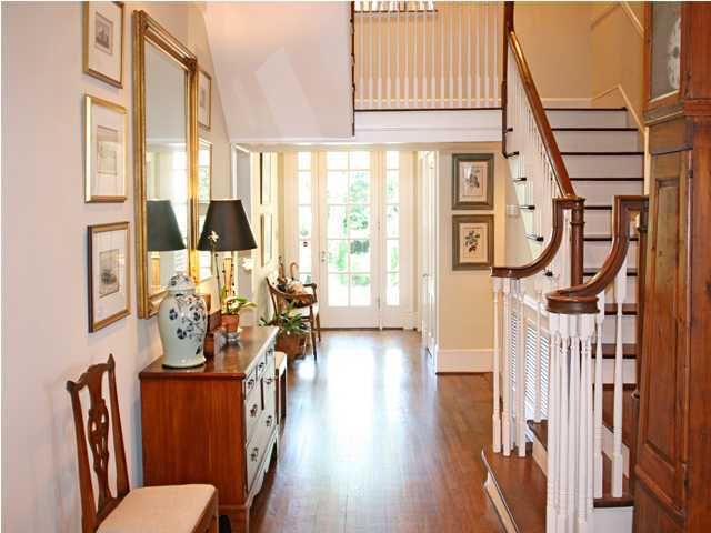 32 Murray Blvd, Charleston, SC 29401