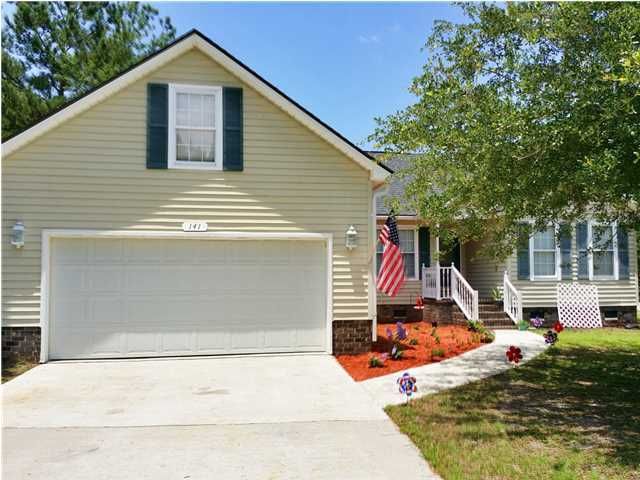 141 Trestlewood Dr, Summerville, SC 29483