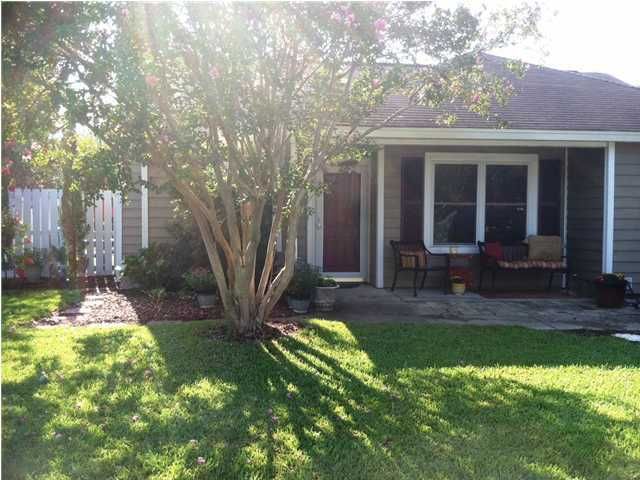 993 Oakcrest Dr, Charleston, SC 29412