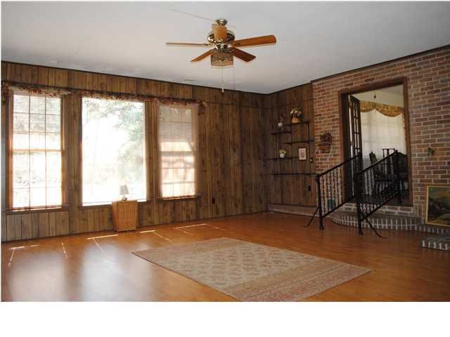 2430 Two Oaks Dr, Charleston, SC 29414