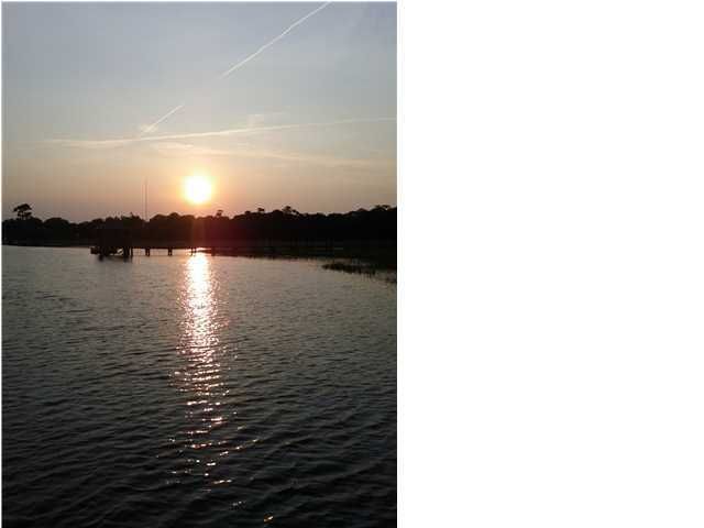 1068 Cottingham Dr, Mount Pleasant, SC 29464