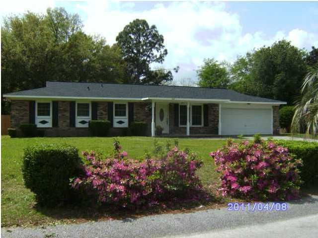 102 Lionel Ct, Summerville, SC 29483