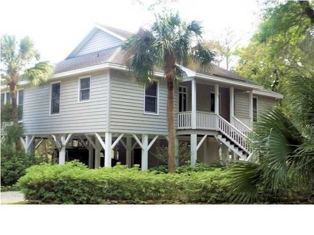 702 Jungle Rd, Edisto Beach, SC 29438