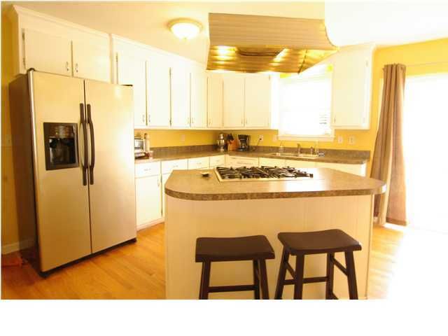 30 Carson Dr, Charleston, SC 29407