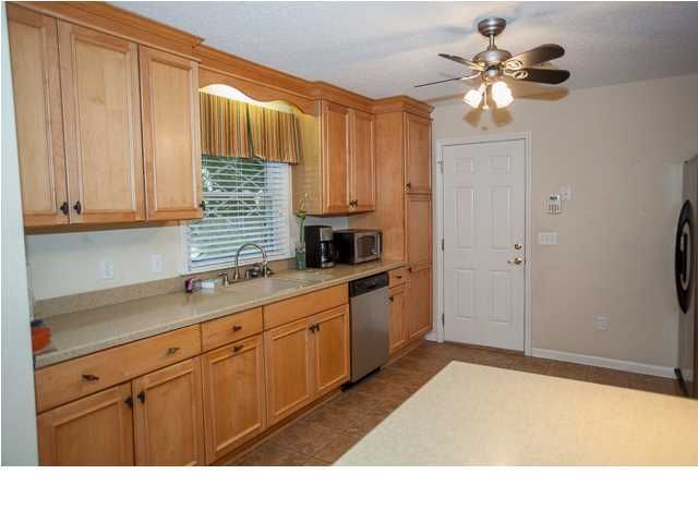 1235 Myrick Rd, Mount Pleasant, SC 29464