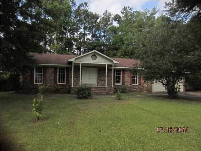 110 Woodward Blvd, Summerville, SC 29483