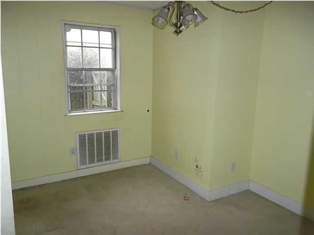 135 E Edgefield Dr, Summerville, SC 29483