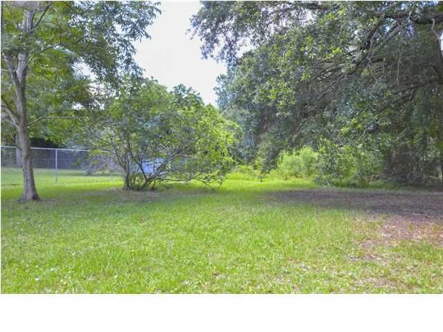 825 Santee St, James Island, SC 29412
