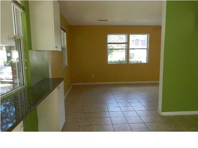 210 Pineview Dr, Goose Creek, SC 29445
