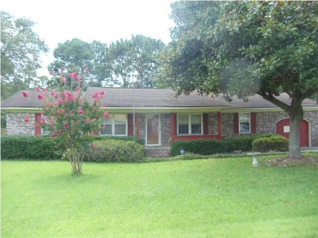 104 Rebellion Rd, Summerville, SC 29483