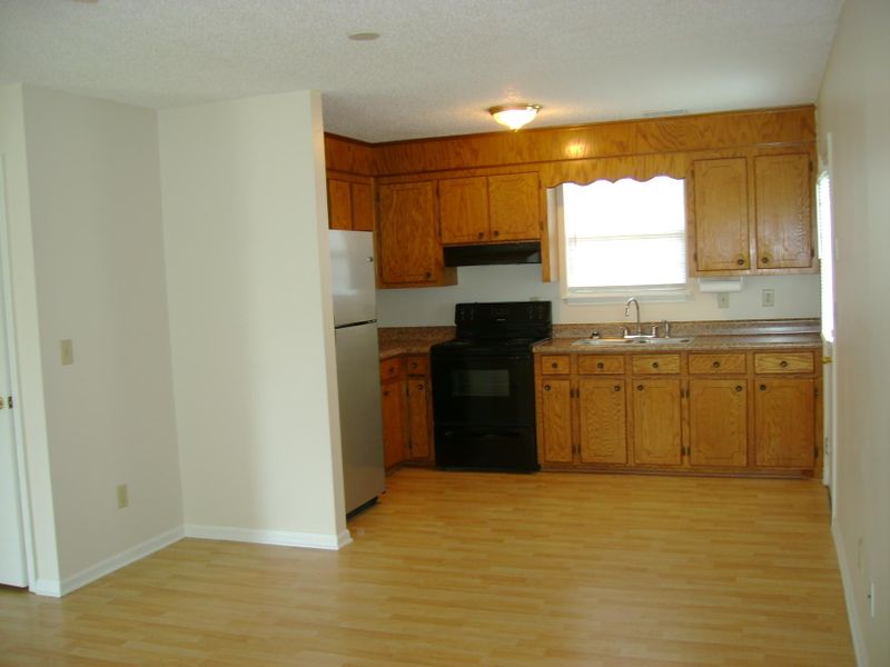 132 Underbrush Ct, Moncks Corner, SC 29461