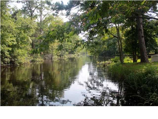 136 Hines Dr, Bonneau, SC 29431