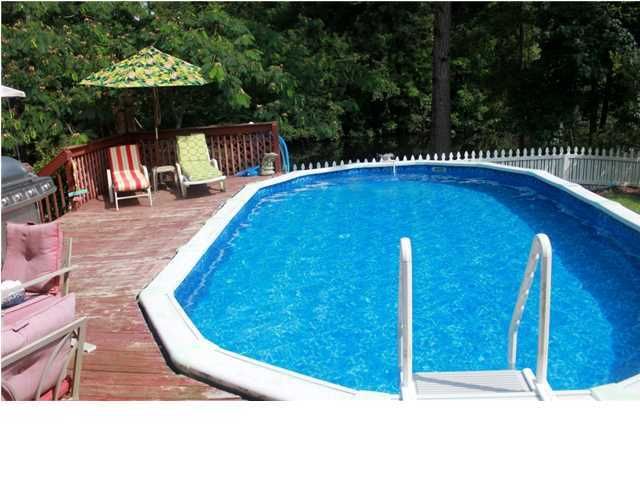 136 Hines Dr, Bonneau, SC 29431