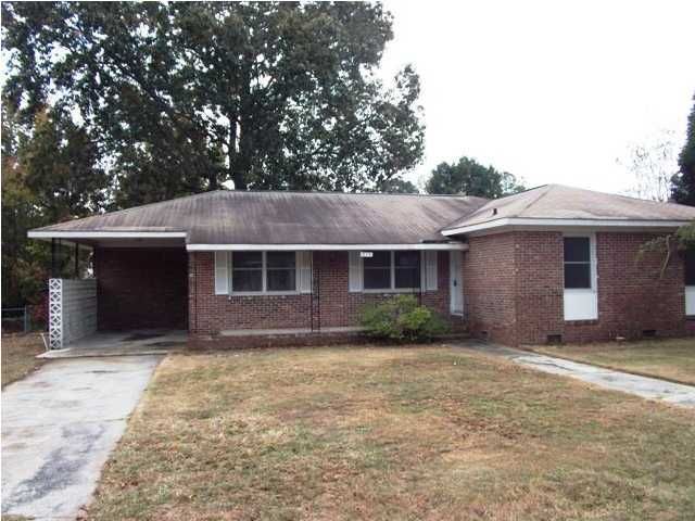 215 Ellen Dr, Goose Creek, SC 29445